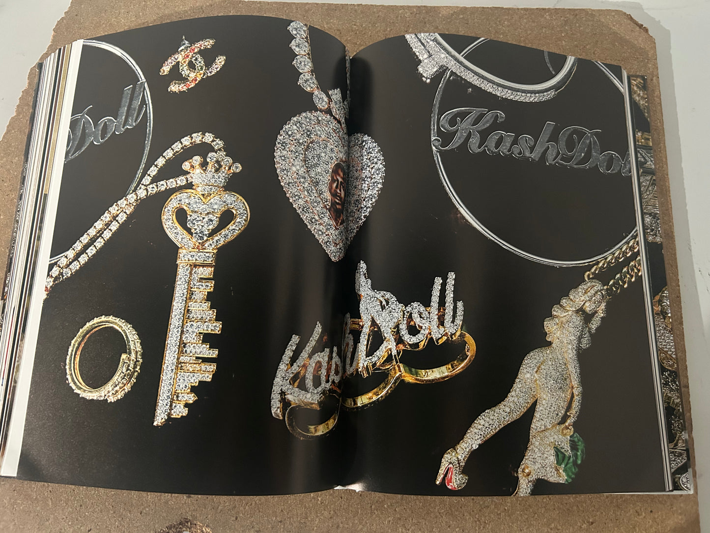 Ice Cold. A Hip-Hop Jewelry History | Hardcover book